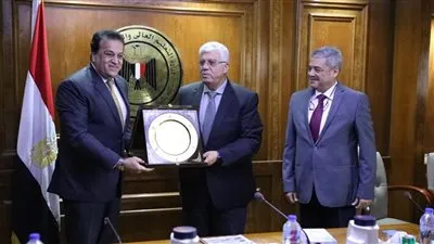 بعد تصدره الترند.. التفاصيل الكاملة حول تكريم وزير الصحة