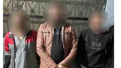 القبض على 3 متهمين بسرقة شركة بالتجمع