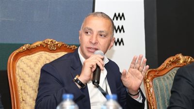 أحمد السويدي: 