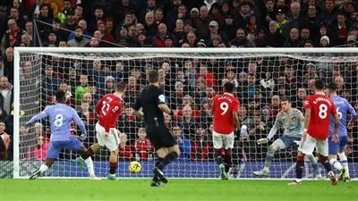 بعد رحيل رونالدو.. مانشستر يونايتد يواصل انتصاراته أمام بورنموث في الدوري الإنجليزي