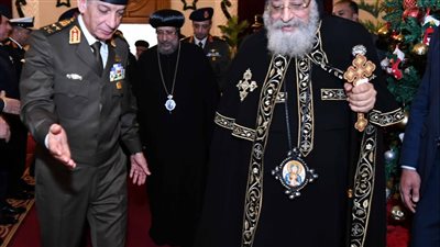 القائد العام للقوات المسلحة يهنئ البابا تواضروس بعيد الميلاد