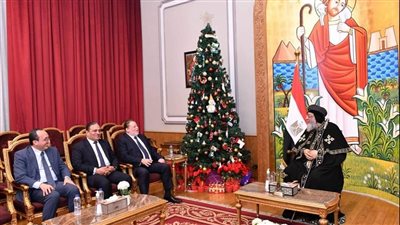محافظ البنك المركزي يهنئ البابا تواضروس بعيد الميلاد المجيد 
