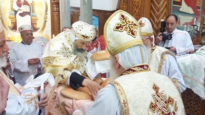 أقباط بورسعيد يؤدون قداس عيد الميلاد المجيد ببورسعيد