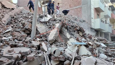 استخراج جثة فتاة وجارى البحث عن 7 آخرين أسفل عقار أسيوط المنهار 