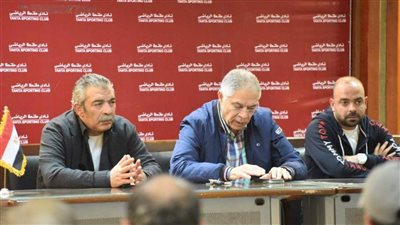 عريبي يجتمع بلاعبي طنطا قبل مواجهة الحمام