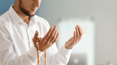 الدعاء للمسافر إلى العمرة