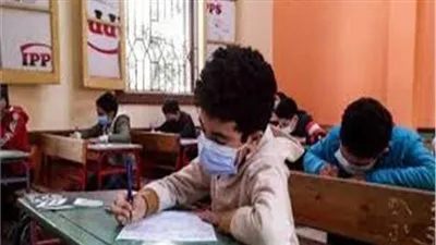 خبير يكشف سبب صعوبة امتحانات الصف الرابع الابتدائي (فيديو)