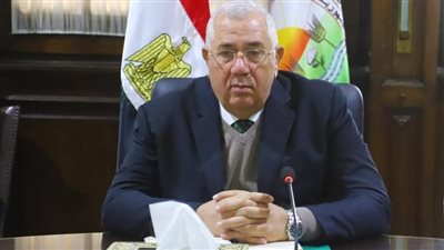 القصير يبحث مع مسئولى 