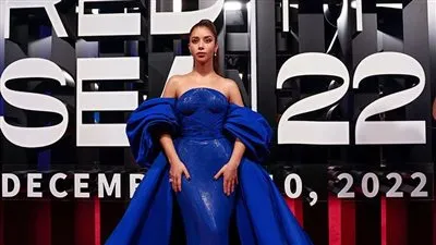 بلقيس تحتل المرتبة الرابعة بين أفضل إطلالات عالمية لعام ٢٠٢٢