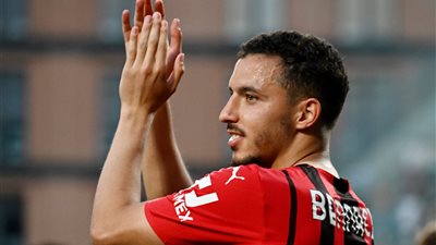 رسميًا.. ميلان يمدد عقد الجزائري إسماعيل بن ناصر حتى 2027