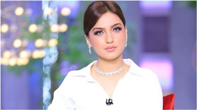 أشعر بالمتعة أثناء تلميع حذاء زوجي.. صحفية تُعلن تأييدها لـ 