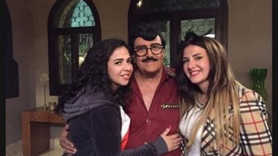 أعمال جمعت سمير غانم ببناته دنيا وايمي في الدراما والسينما