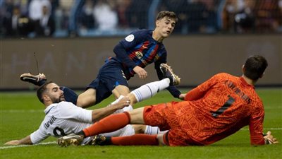 ما هو فارق النقاط بين برشلونة وريال مدريد في الدوري الإسباني حتي الآن؟