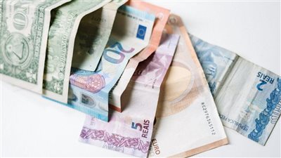 آخر كواليس أسعار العملات اليوم مقابل الجنيه.. تحديث مستمر 