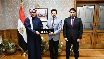 وزير الرياضة يلتقي رئيس الاتحاد العربي والقطري الرياضي للشرطة والعربي للجودو