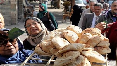 تفاصيل جديدة بشأن بيع الخبز لغير حاملي بطاقة التموين 
