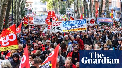 تصاعد الاحتجاجات في فرنسا يؤجل زيارة ملك بريطانيا للبلاد