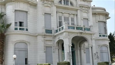 جامعة عين شمس ترد على الامتحانات الخاصة المتداولة بطلاب كلية الألسن 