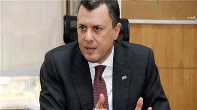 كاهن الكنيسة القبطية الأرثوذكسية في إسبانيا يلتقي ووزير السياحة المصري