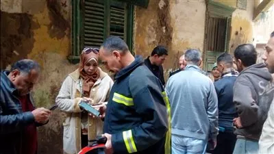 تفاصيل إنهيار جزئي بعقارين في حي الجمرك بالإسكندرية (صور)