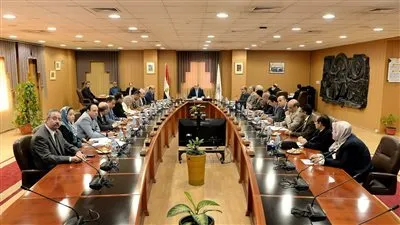 جامعة المنصورة: بدء تنفيذ العمل بالعيادات الخارجية فترة مسائية