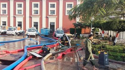 الانتهاء من إصلاح كسر بخط مياه تسبب في قطعها عن مناطق عدة بالإسكندرية