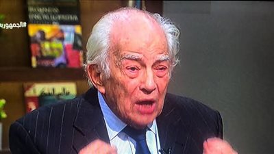 رشوان توفيق يرد على تداول شائعة رحيله