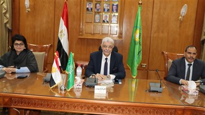 رئيس جامعة المنوفية الجديد يعقد لقائه الأول بعمداء الكليات