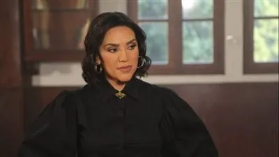 صبري فواز أبرز الحاضرين لعذاء والد المطربة مي فاروق 