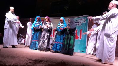 فرقه توشكى تحيي حفلا في ثقافة أسوان