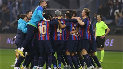 ميلان يحسم موقفه من ضم نجم برشلونة