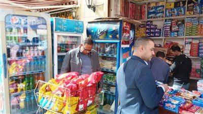  تحرير 38 محضر مخالفة وإعدام 40 كجم ولتر من الأغذية والزيوت بأسوان 