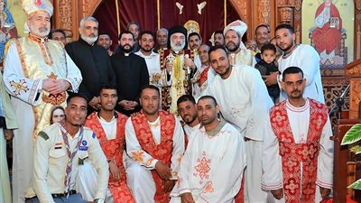 الأنبا باسيليوس يترأس القداس الإلهي بكنيسة السيدة العذراء بالقوصية