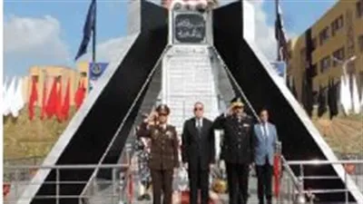 عيد الشرطة الـ 71.. وضع إكليل من الزهور على النصب التذكاري بكافة المحافظات (صور)