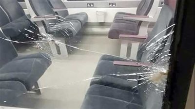 أستاذ قانون يكشف عقوبات رشق القطارات بالحجارة