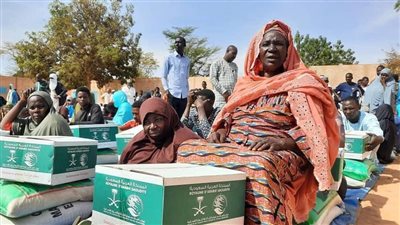 مركز الملك سلمان للإغاثة يرسل 7 أطنان من السلال الغذائية إلى السنغال