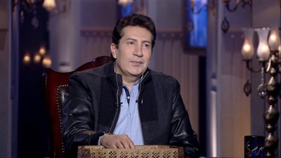 هاني رمزي يشارك جمهوره بصورة جديدة له برفقة كريم عبد العزيز وإلهام شاهين من أستراليا