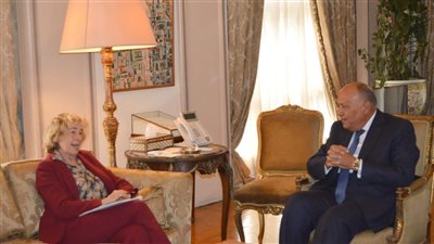 وزير الخارجية يستقبل رئيسة لجنة الدفاع بمجلس الشيوخ الإيطالي