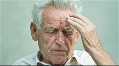 أستاذ جراحة مخ: حل الكلمات المتقاطعة يساهم في تجنب الإصابة بالزهايمر