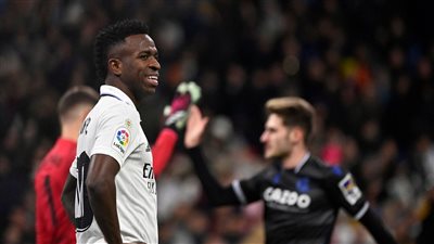 نجم فالنسيا: لم أعتمد إيذاء فينيسيوس.. أنا آسف