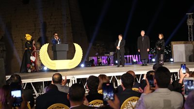 محمد رمضان خلال تكريمه بمهرجان الأقصر للسينما الإفريقية: 