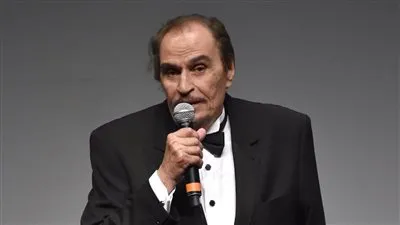 لهذا السبب.. عزت العلايلي يتصدر التريند