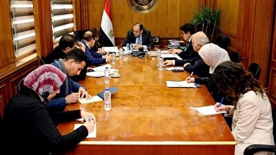 وزير التجارة يبحث مع رؤساء المجالس التصديرية سبل زيادة معدلات التصدير وفتح أسواق تصديرية جديدة 
