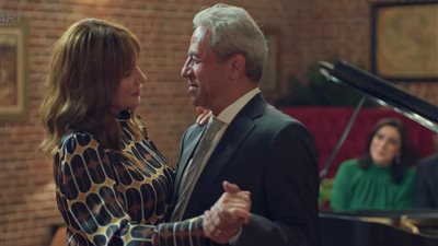 شيرين رضا ترقص على غناء مدحت صالح في وبينّا ميعاد