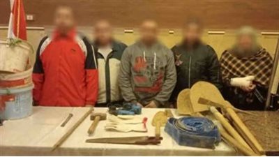 من بينهم سيدة.. سقوط 5 متهمين بالتنقيب عن الأثار داخل عقار فى عين شمس