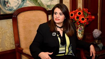 وزيرة الهجرة تلتقي وفدا من مؤسسة 