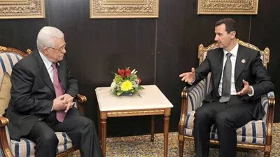 أبو مازن يهاتف الرئيس الأسد معزيا بضحايا الزلزال