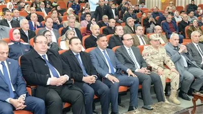 محافظ الدقهلية يوقد الشعلة الرئيسية بالنصب التذكاري احتفالا بالعيد القومي (صور)