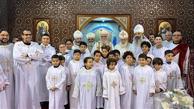 في عيده.. رسامة شمامسة لكنيسة 