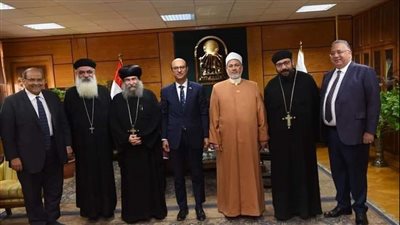 زيارة الأنبا يوأنس لرئيس جامعة أسيوط الجديد